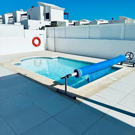 빌라 Cosy Manal With Heated Pool X Airco
